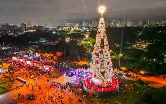  Árvore de Natal com 52 m de altura e espaço interativo no Parque Villa-Lobos