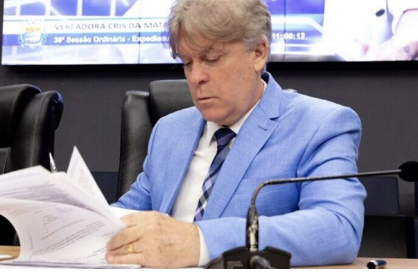  Vereadores elegem Toninho Furlan para presidência da Câmara de Barueri no biênio 2023-2024