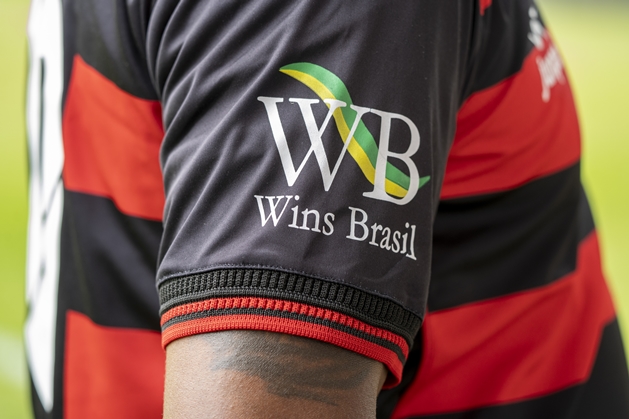  Oeste divulga primeiras imagens do uniforme para 2023 e rubro-negro está de volta à camisa principal