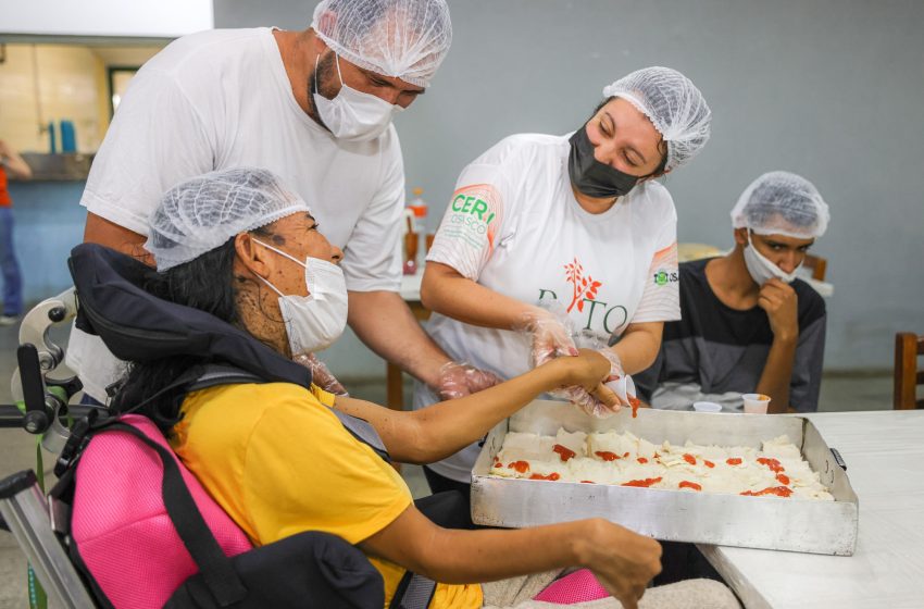  Centro de Reabilitação Edmundo Burjato promove oficinas de verão com conviventes em Osasco