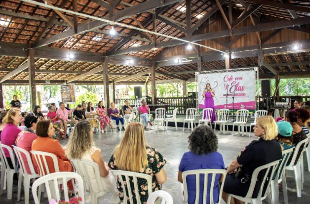  “Café Com Elas” traz discussão    sobre raízes, legados e identidade em Osasco