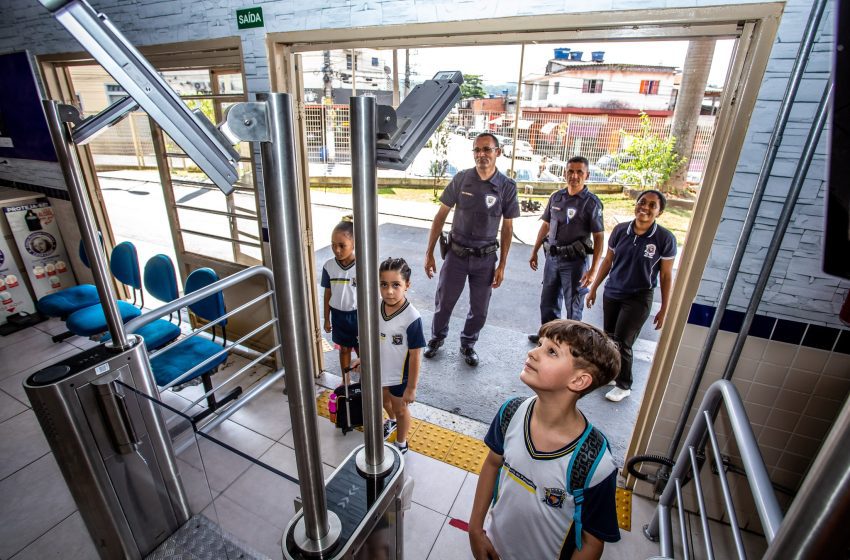  Santana de Parnaíba é referência na prevenção à violência escolar 