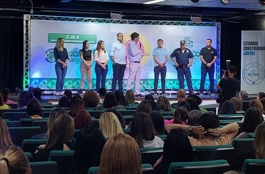  Parlamentares de Osasco participam de treinamento do app SOS Escola