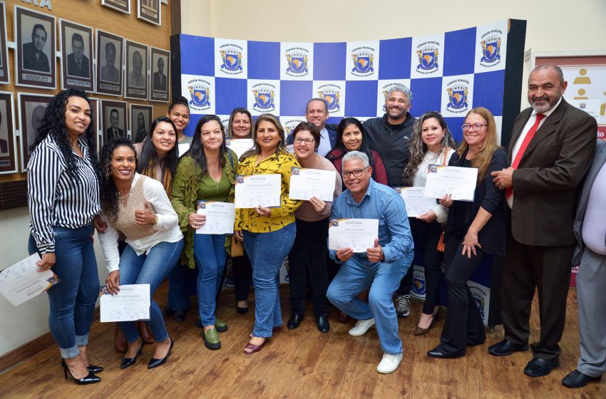  Assistentes sociais recebem homenagem na Casa de Leis Parnaibana