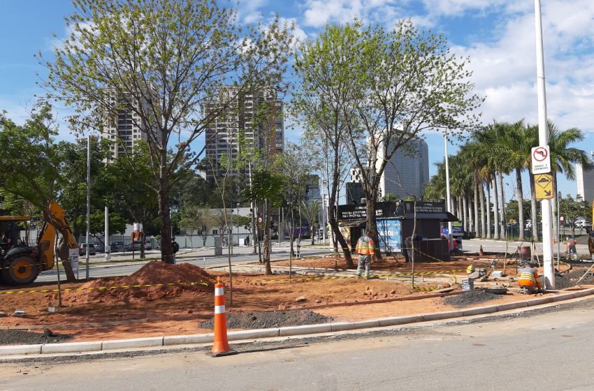  Prefeitura reforma e revitaliza praça em rotatória da Fieb Tech em Alphaville