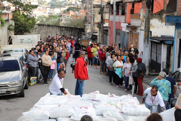  Campanha do Agasalho de Barueri já entregou mais de 45 mil peças de frio