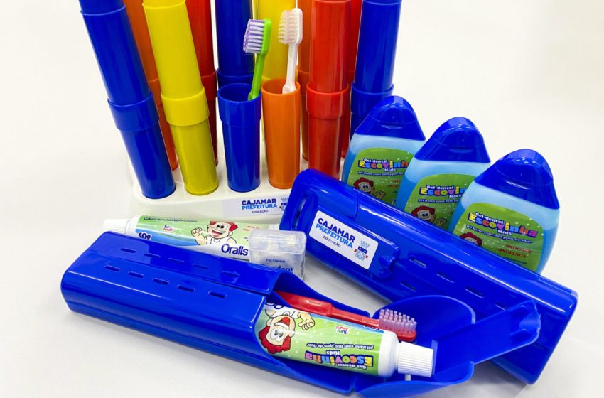  Cajamar promove a entrega de kits de higiene bucal para alunos do Colégio do Futuro