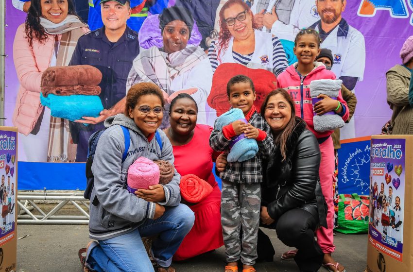   Santana de Parnaíba inicia entrega de doações da campanha do agasalho