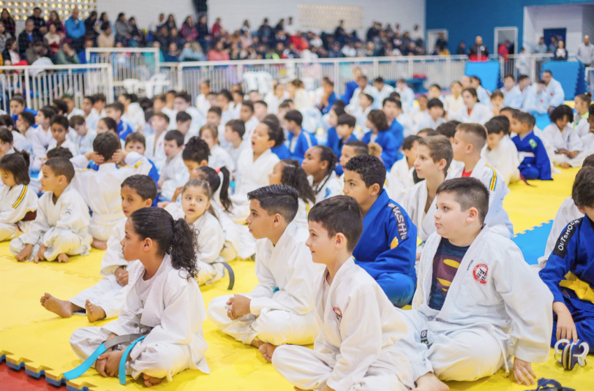  Festival de Judô de Jandira reúne mais de 400 atletas e arrecada quase meia tonelada de alimentos