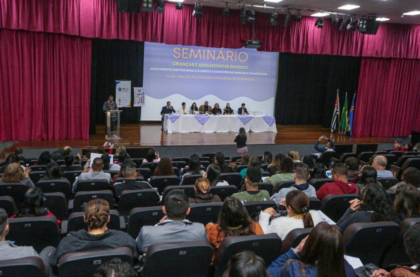  Profissionais do serviço de acolhimento de Santana de Parnaíba passam por formação