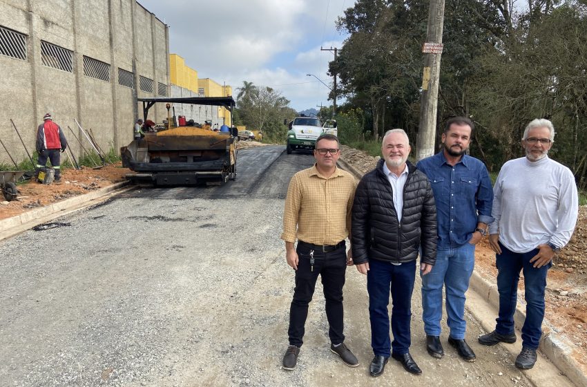  Josué Ramos acompanha obras de infraestrutura urbana em Vargem Grande Paulista
