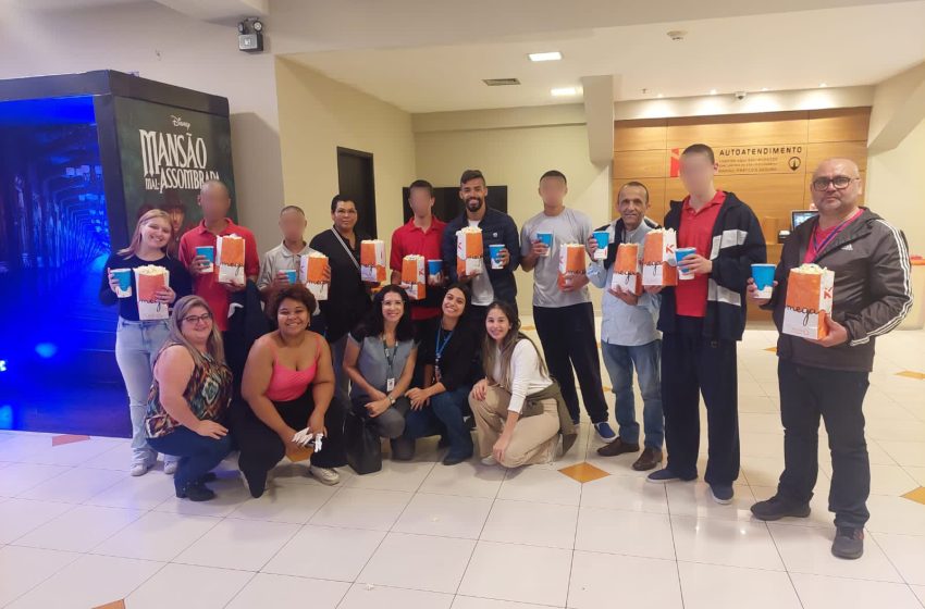  Osasco viabiliza ida de adolescentes da Fundação CASA ao cinema 
