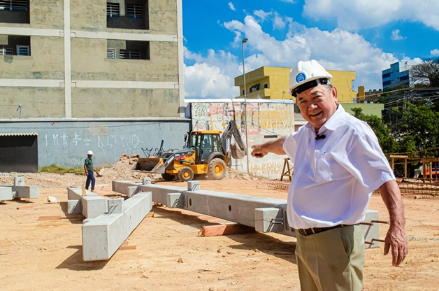  Doutor Sato vistoria avanços da obra do Hospital & Maternidade: uma revolução da saúde do município em andamento
