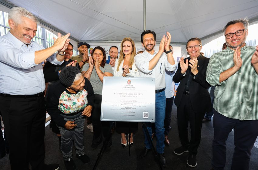  Prefeitura de SP entrega 122 apartamentos para famílias que viviam em área de risco às margens de córrego no Butantã