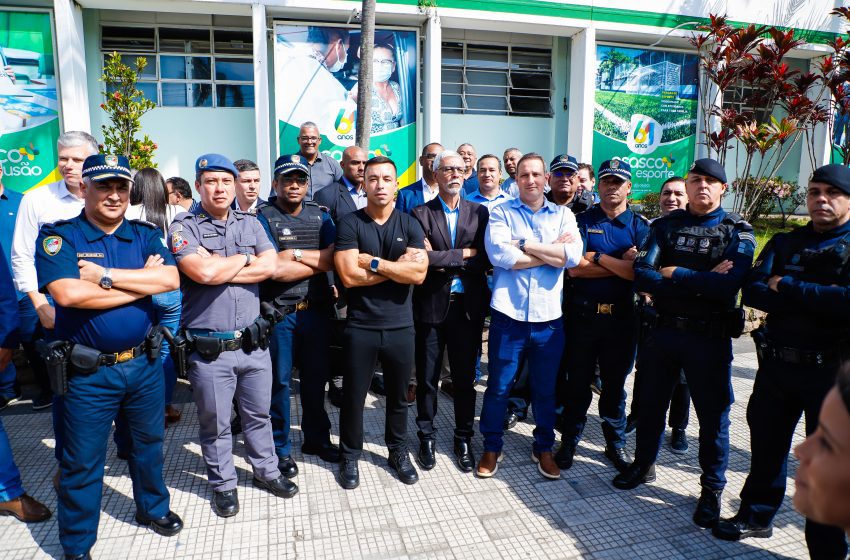  Prefeitura entrega novas viaturas para a GCM 