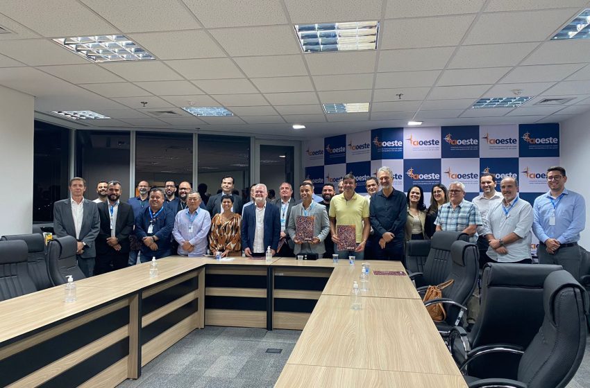  Prefeitos do CIOESTE discutem Novo PAC do governo federal com superintendente da Caixa Econômica, Fernando Cera