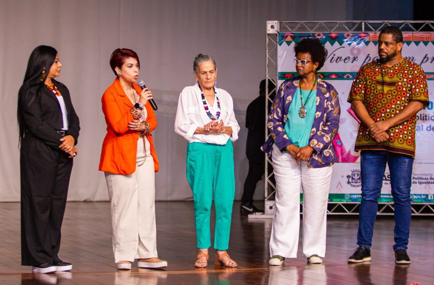  Emoção marca cerimônia do 1º Prêmio Amanda França  