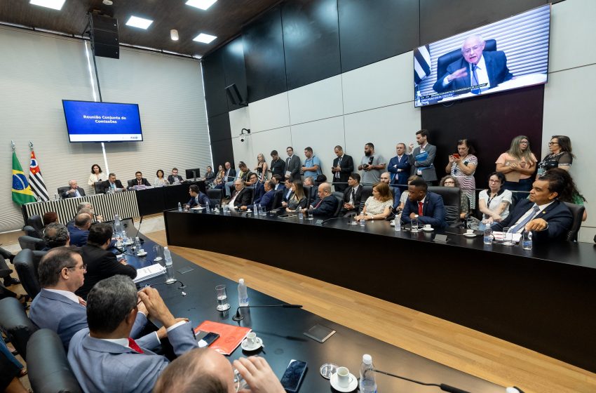  Comissões da Alesp dão aval a projeto de desestatização da Sabesp; proposta segue para Plenário