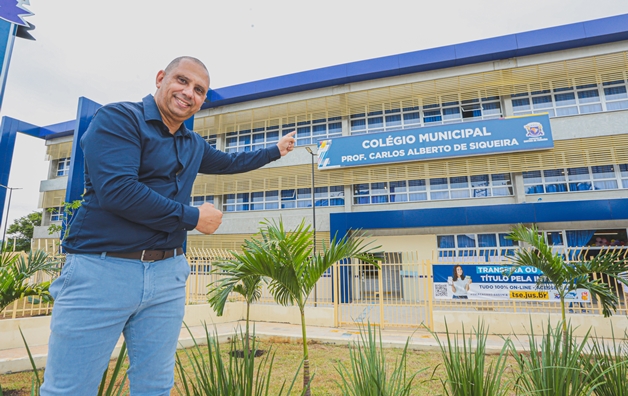   Prefeito Marcos Tonho entrega novo Colégio Professor Carlos Alberto de Siqueira