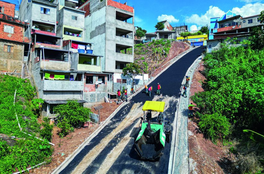  Viela do bairro Cidade São Pedro é pavimentada em Santana de Parnaíba 