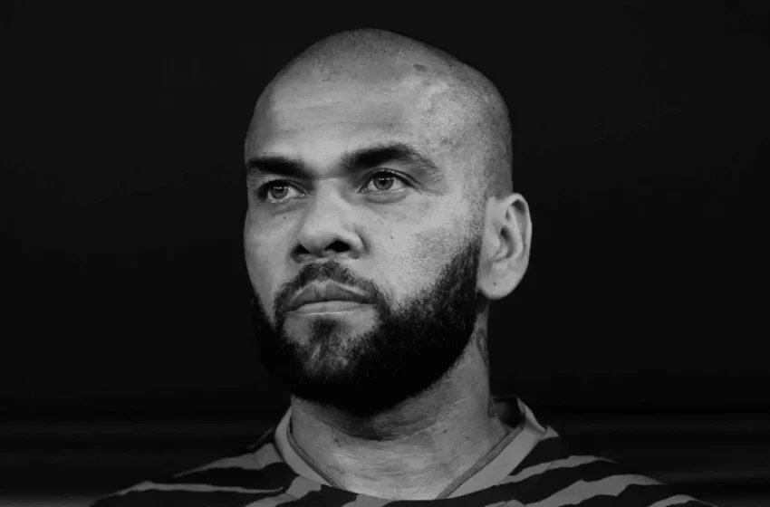  Daniel Alves paga fiança de 1 milhão de euros e deixará a prisão, Saiba mais aqui!
