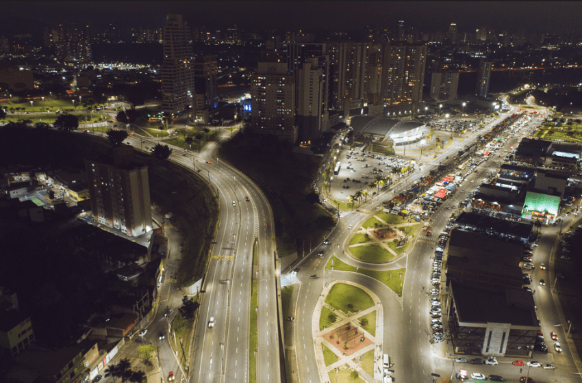  Barueri recapeou mais de 300 ruas e colocou LED em quase 100% da cidade nos últimos anos 