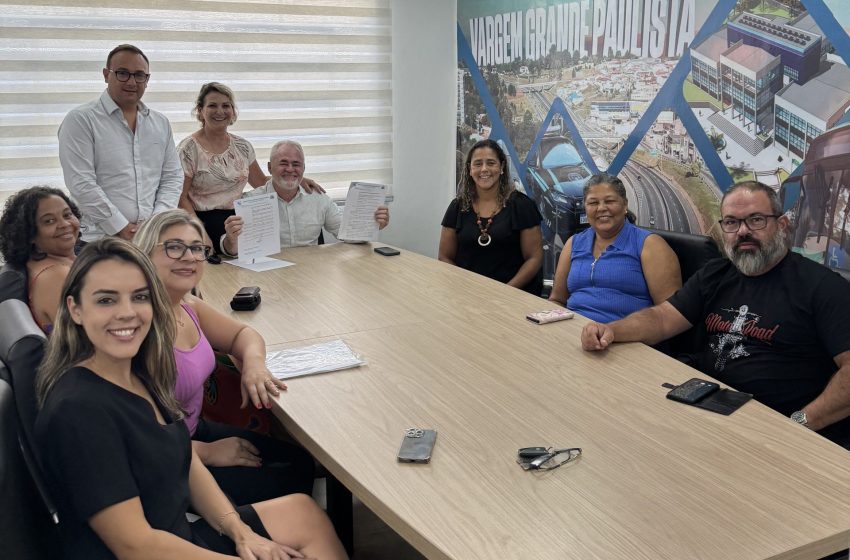  Prefeito Josué Ramos sanciona novo Plano de Carreira dos Professores e Reajuste Salarial