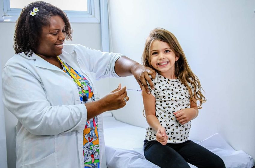  Santana de Parnaíba vacina crianças contra covid-19 e inicia campanha de imunização contra gripe 