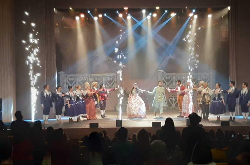  A Bela e a Fera – Musical” encanta Barueri em sessão extra no Teatro Municipal em 26/05