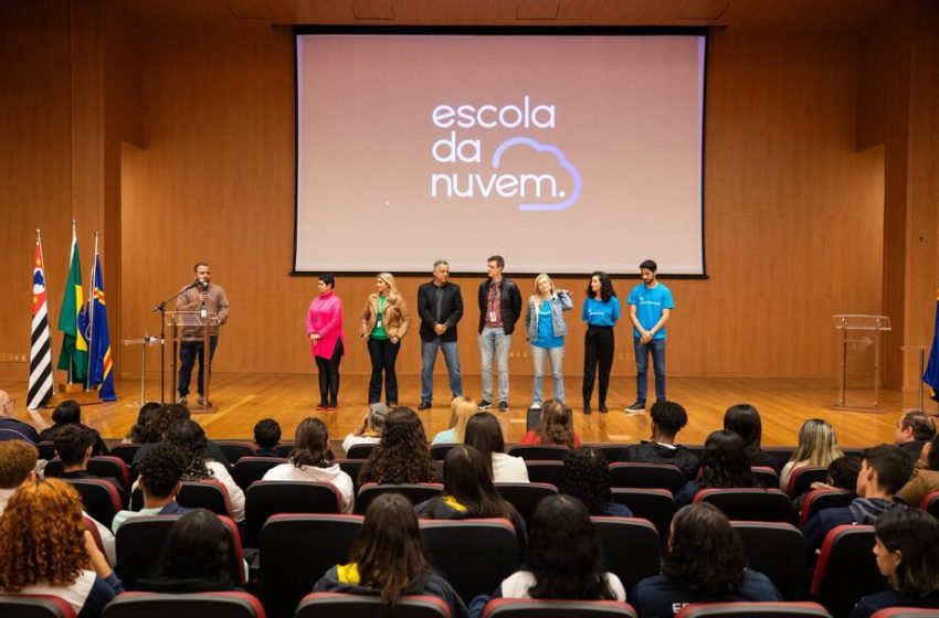  Parceria entre Santana de Parnaíba e Escola da Nuvem prepara jovens para ao mercado