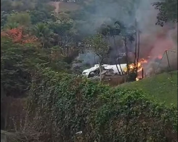  Tragédia: Avião que caiu em Vinhedo, Interior de SP estava com 61 pessoas abordo