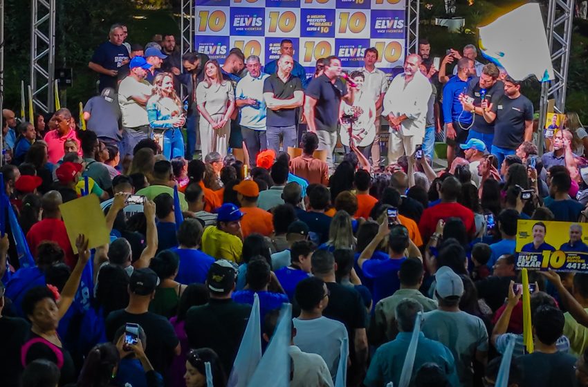  Elvis Cezar Reúne cerca de 6 mil pessoas em carreta e comício em Santana de Parnaíba