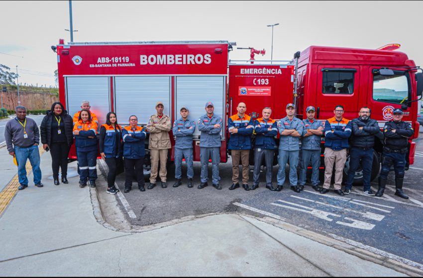  Marcos Tonho entrega caminhão superequipado ao Corpo de Bombeiros de Santana de Parnaíba