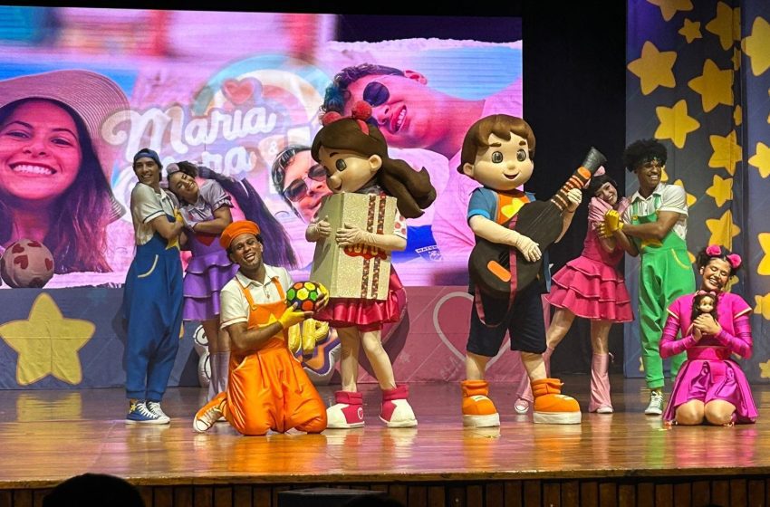  Espetáculo Brincar e Imaginar de Maria Clara e JP se apresenta em Barueri