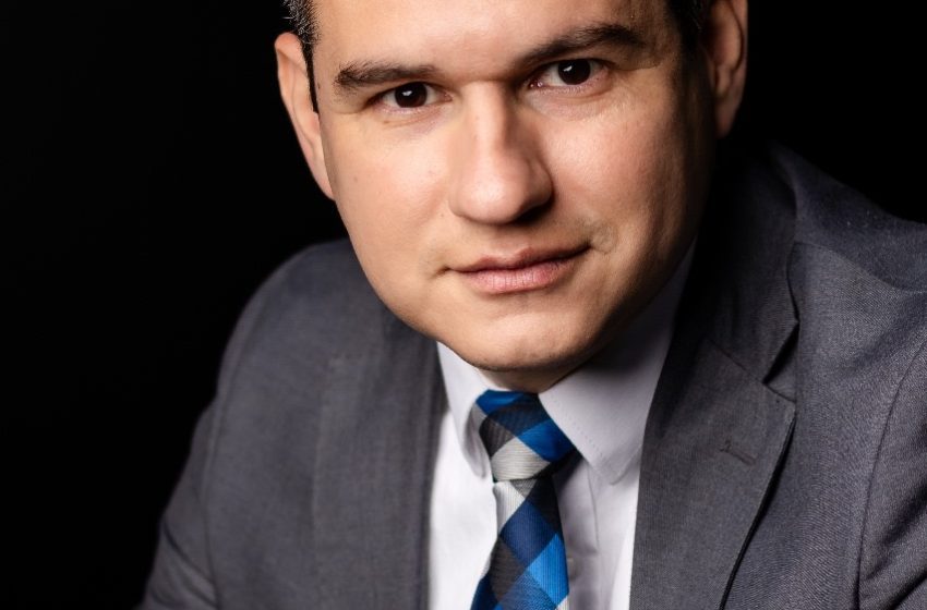 “Paulo Quissi: O Mais Jovem a Conquistar a Liderança na OAB-SP”O advogado de Carapicuíba leva experiência e inovação para a disputa da OAB estadual