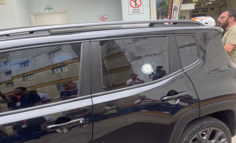  Prefeito de Taboão da Serra, Aprígio sofre atentado e é baleado
