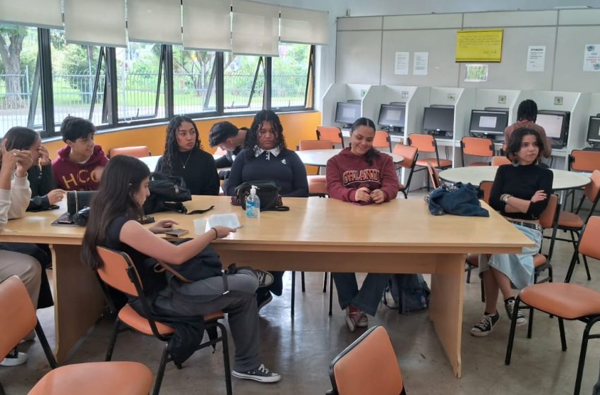  Secretaria de Cultura promove oficina de adaptações literárias no Jardim Belval em Barueri