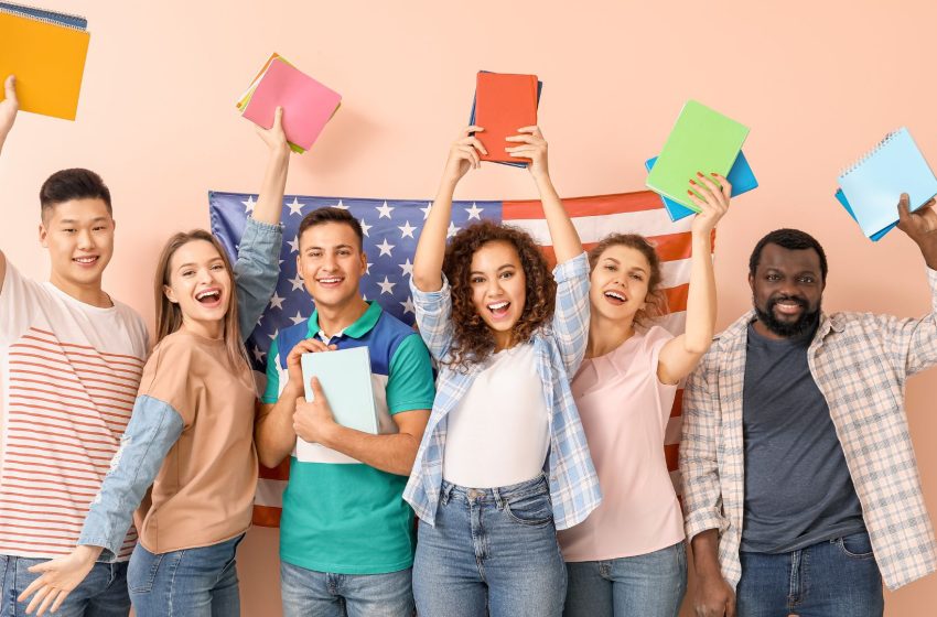  Prefeitura de Jandira oferece curso gratuito de inglês para recepção
