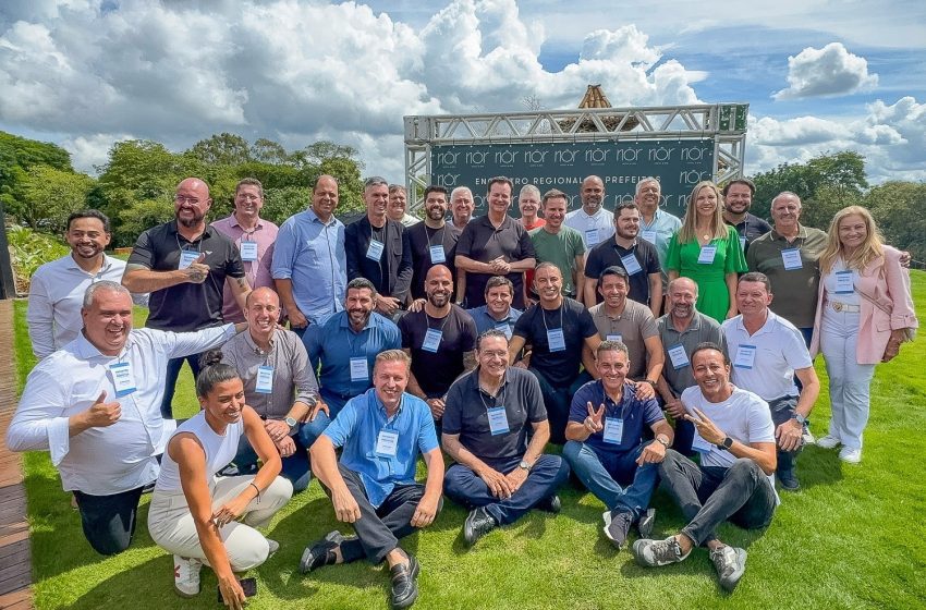  Encontro regional de prefeitos reúne lideranças políticas em São Roque
