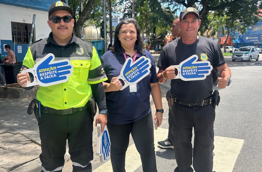 Jandira realiza ação de conscientização sobre o uso da faixa de pedestres na Avenida João Balhesteiro