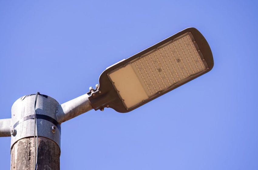  Jandira está cada vez mais iluminada: município alcança 80% de iluminação LED e caminha rumo aos 100%