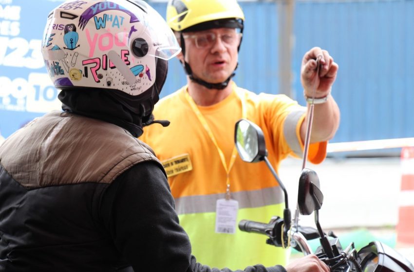  CCR ViaOeste realiza ação de conscientização para motociclistas em Osasco
