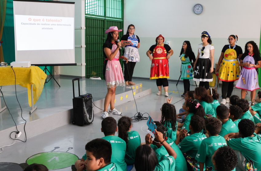  “Férias na Escola” resgata brincadeiras antigas para alunos da rede municipal