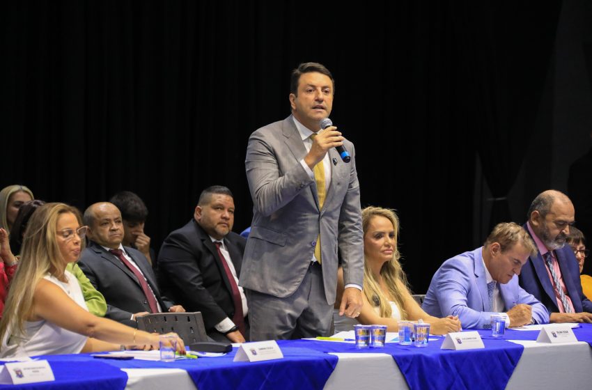 Elvis Cezar toma posse como prefeito de Santana de Parnaíba pela 3ª vez