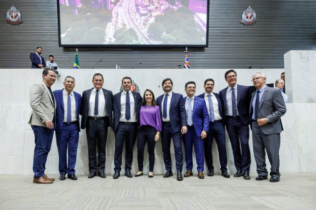  Novos deputados tomam posse na Alesp; suplentes assumem vagas deixadas por eleitos em prefeituras