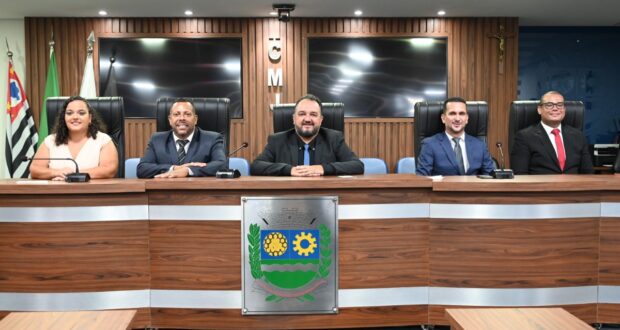  Vereadores definem nova Mesa Diretora da Câmara de Jandira