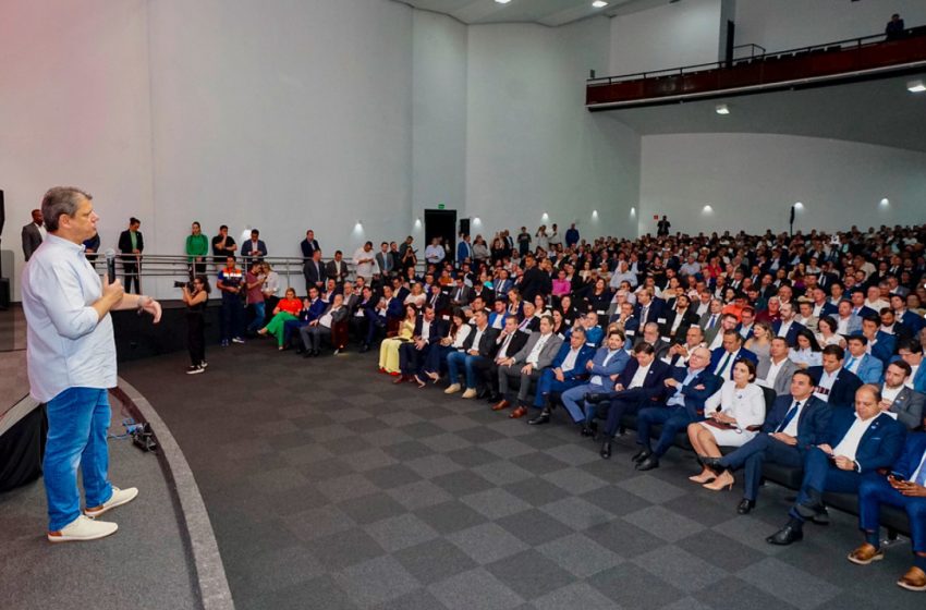  Governo de São Paulo recebe cerca de 600 prefeitos para apresentar programas e ações