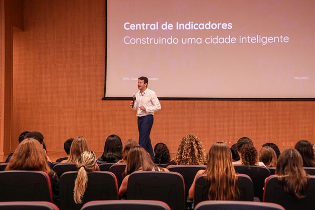  Central de Indicadores (BI) de Santana de Parnaíba recebe visita de estudantes de medicina do Mackenzie