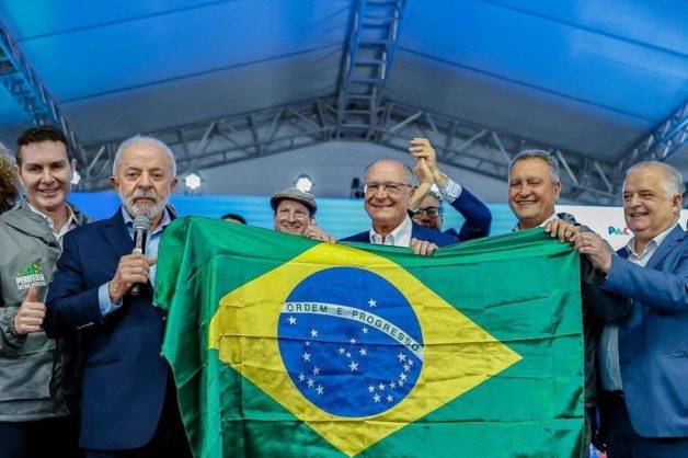  “O que importa é o compromisso com o povo”, diz Lula ao lançar nova etapa do Periferia Viva em Osasco
