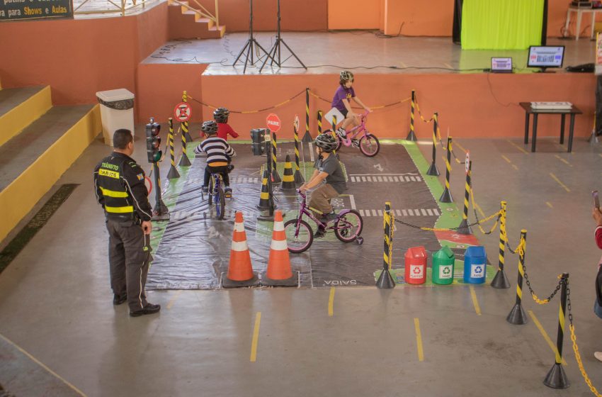  Brincando nas Férias com a Semurb já começou no Parque Municipal de Barueri  